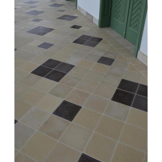 NM bezs fekete provansz muko belteri falburkolat terrazzo regies antikolt furdo mediterran cementlap csempe padlolap terasz fagyallo.jpg